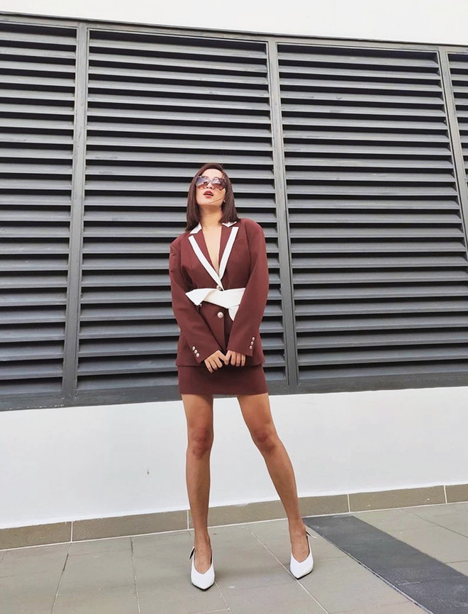 Sắc hồng thống trị phong cách street style tuần qua của dàn sao Việt ảnh 19