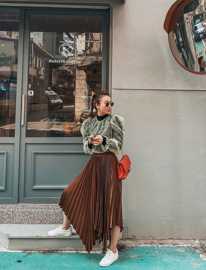 Sắc hồng thống trị phong cách street style tuần qua của dàn sao Việt ảnh 15