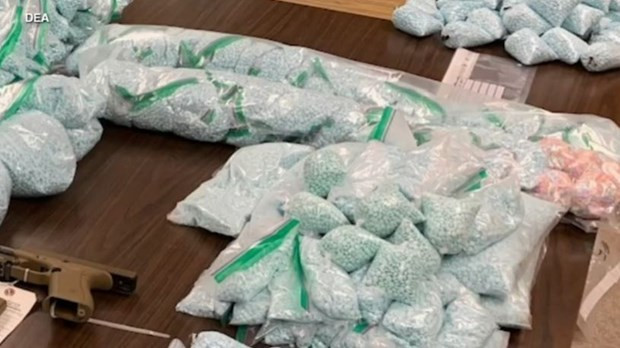 Số thuốc giảm đau fentanyl bị thu giữ. (Nguồn: Abc7chicago News) Bộ Tài chính Mỹ trừng phạt 2 thực thể có trụ sở tại Trung Quốc ảnh 1