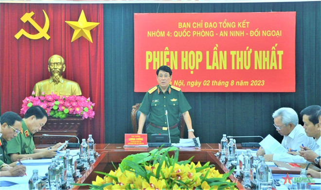 Đại tướng Lương Cường phát biểu tại Phiên họp thứ nhất Nhóm Biên tập Quốc phòng-An ninh-Đối ngoại. (Nguồn: Báo Quân đội Nhân dân) Hoàn thiện lý luận quốc phòng, an ninh, đối ngoại qua 40 năm đổi mới ảnh 1