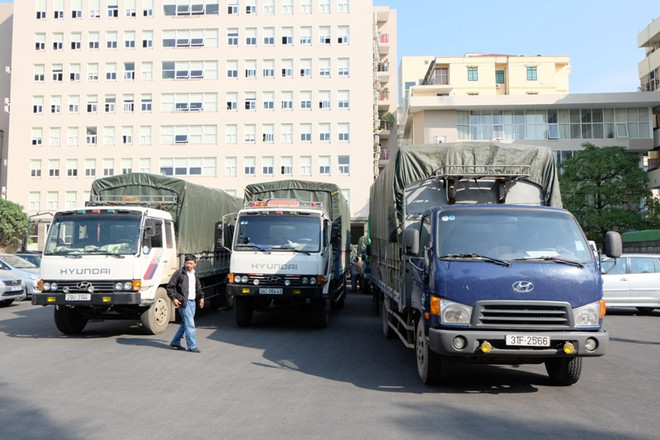 Trong 2 ngày, cảnh sát kinh tế Hà Nội "bóc gỡ" hơn 40 tấn hàng lậu ảnh 1