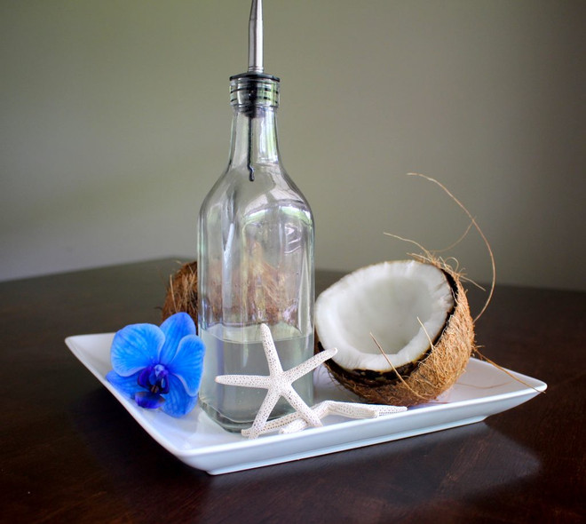 Năm cách chăm sóc da với dầu dừa cực hay cho mùa Hè ảnh 5