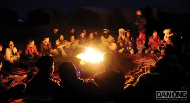 Buổi tối tại sa mạc Sahara. Vẻ đẹp mê hồn len lỏi qua từng ngõ ngách ở đất nước Maroc ảnh 9