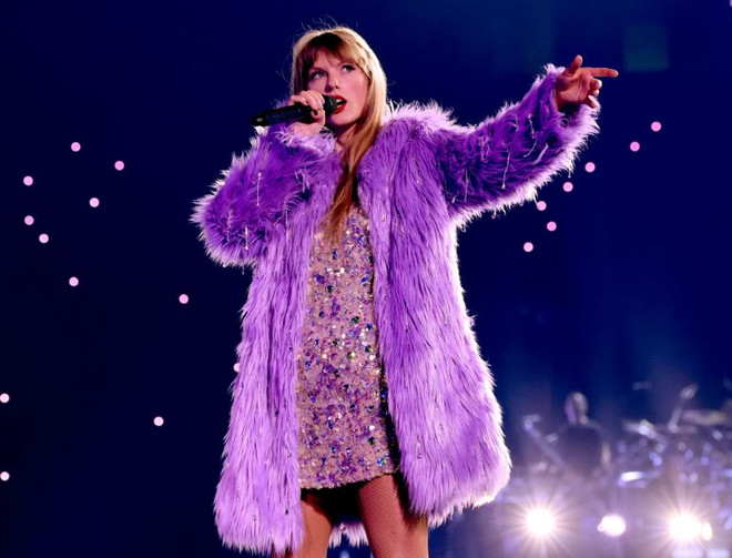 Khám phá các trang phục gây sốt Taylor Swift mặc trong tour “The Eras” ảnh 9