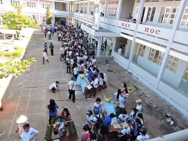 Đưa đề thi tốt nghiệp THPT ra Côn Đảo bằng chuyến bay thương mại ảnh 1