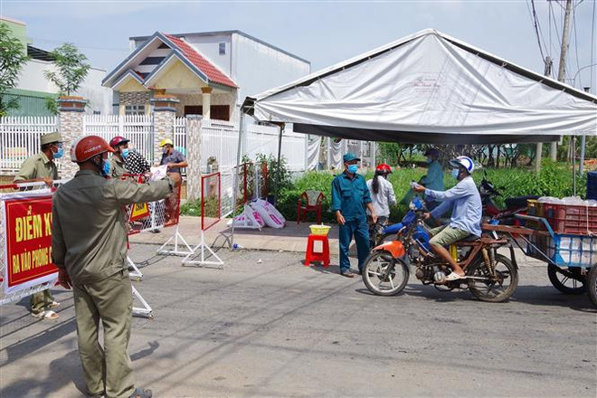 Bộ trưởng Y tế: Tiền Giang cần linh hoạt kết hợp biện pháp phòng dịch ảnh 1