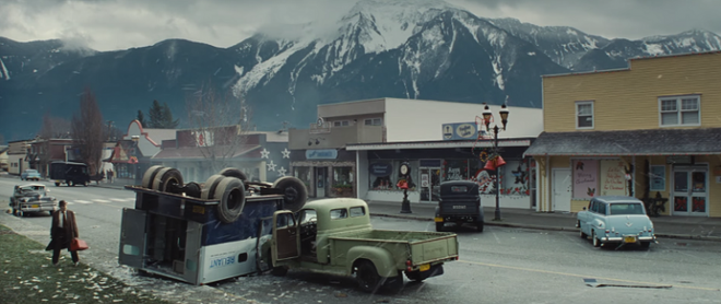 ''Thần Sấm'' và mỹ nhân ''50 sắc thái'' kết hợp trong bom tấn mới ảnh 7