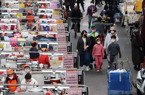 Thế giới có gần 11 triệu ca mắc COVID-19, Mỹ chịu tác động mạnh nhất ảnh 3