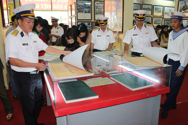 Triển lãm bản đồ và tư liệu về Hoàng Sa, Trường Sa tại Hòa Bình ảnh 1