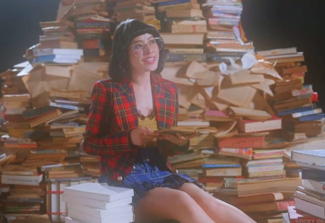 Cuộc chiến thời trang trong 5 siêu phẩm MV ''hot'' nhất tháng 5 ảnh 22