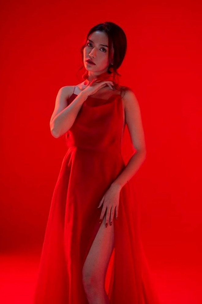 Cuộc chiến thời trang trong 5 siêu phẩm MV ''hot'' nhất tháng 5 ảnh 21