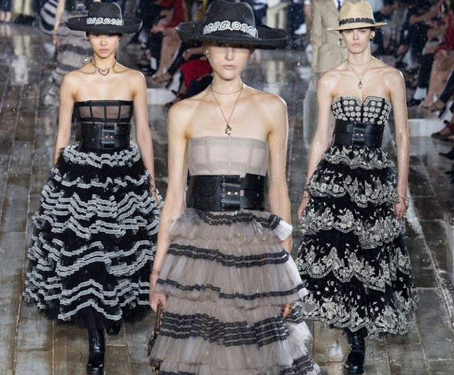 Dior Cruise 2019 - Những nàng thơ Mexico bay bổng ảnh 3