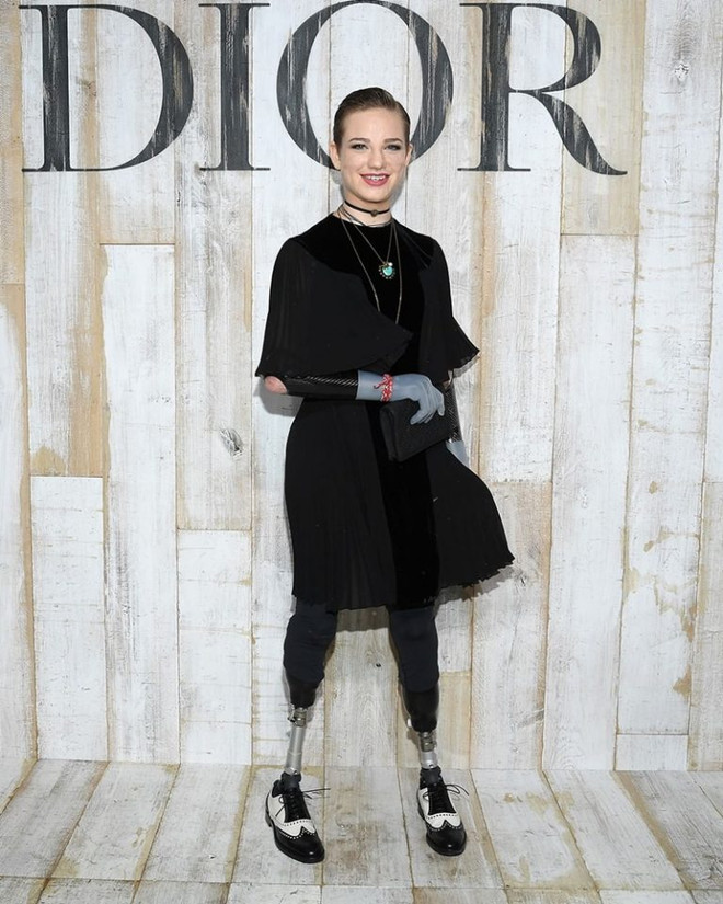 Dior Cruise 2019 - Những nàng thơ Mexico bay bổng ảnh 19