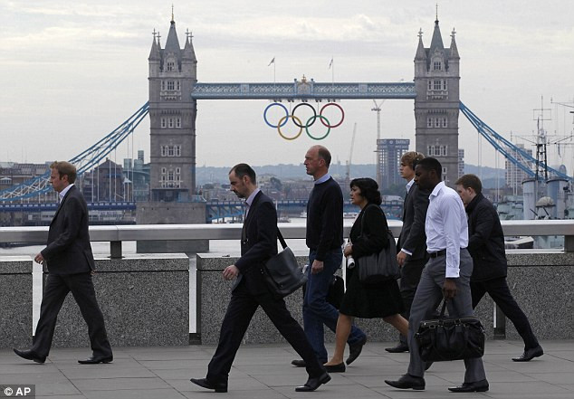 Doanh nghiệp nước Anh lo ngại lao động EU rời đi trong năm nay ảnh 1