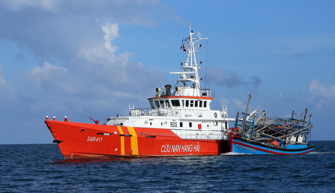 Bến Tre: Chìm tàu trên biển một người tử vong, một người mất tích ảnh 1