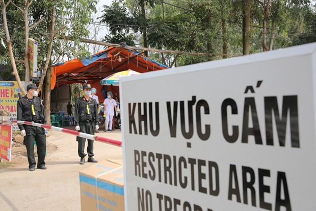 Hà Nội nâng bậc cách ly sau ca nhiễm COVID-19 đầu tiên ảnh 2