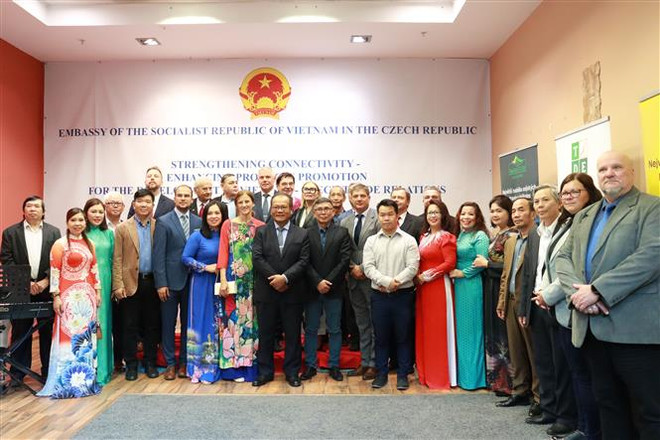 Tăng cường quảng bá các sản phẩm của Việt Nam tại Cộng hòa Séc ảnh 2