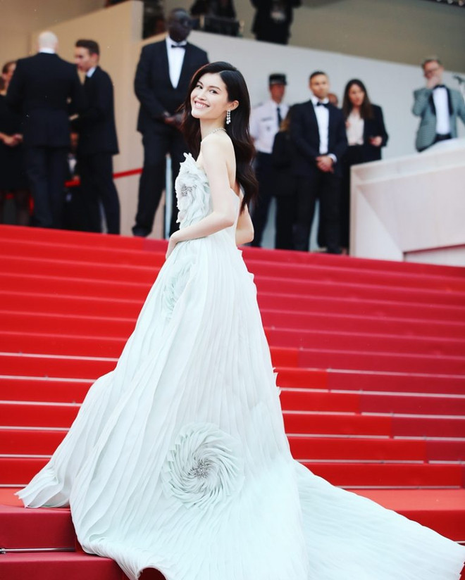 Mỹ nhân Bollywood diện váy cưới tại Cannes, lấn át dàn siêu mẫu ảnh 7