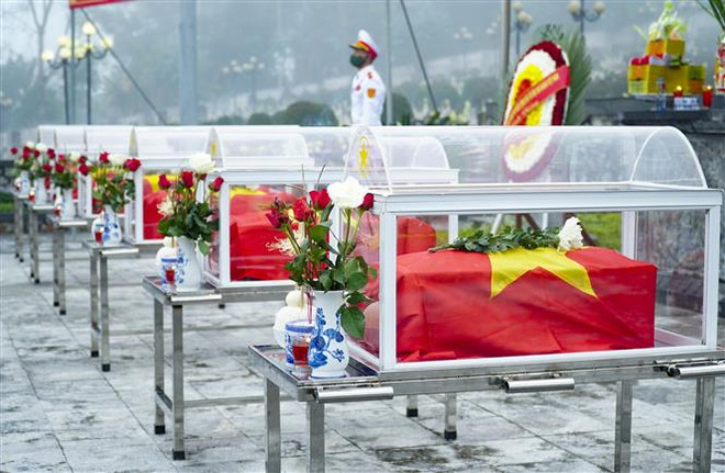 Truy điệu, an táng liệt sỹ quân tình nguyện Việt Nam hy sinh tại Lào ảnh 1