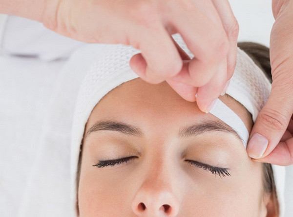 Những tuyệt chiêu giúp bạn gái tạo dáng lông mày hoàn hảo ảnh 3