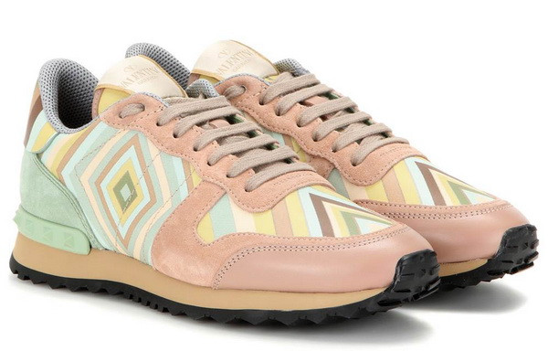 Sức cám dỗ của những đôi giày sneakers in dấu ấn couture ảnh 3