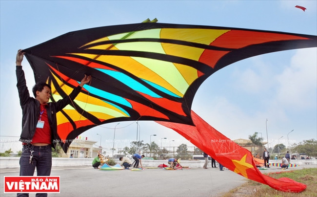 Bay bổng lãng mạn cùng thú chơi diều của người Hà thành ảnh 4