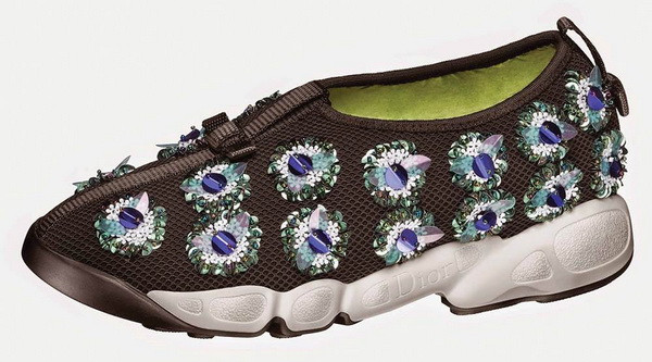 Sức cám dỗ của những đôi giày sneakers in dấu ấn couture ảnh 2