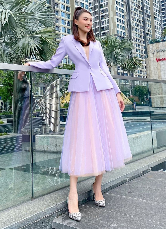 Blazer, áo khoác mỏng thống trị street style sao Việt ngày se lạnh ảnh 5