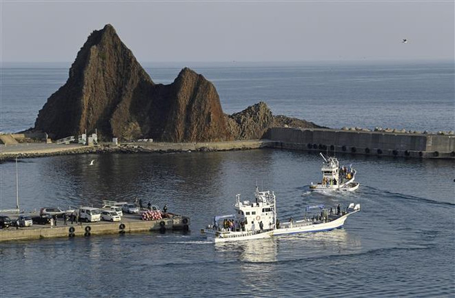 Vụ chìm tàu du lịch Nhật Bản: Tiếp cận tàu Kazu I bằng “lặn bão hòa” ảnh 1