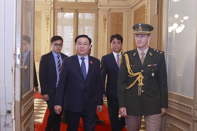 Chủ tịch Quốc hội Vương Đình Huệ hội kiến Tổng thống Argentina ảnh 1