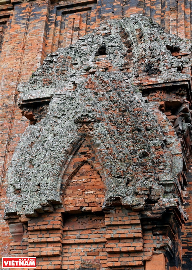 Tháp Bánh Ít - công trình kiến trúc cổ mang dấu ấn văn hóa Chăm ảnh 4