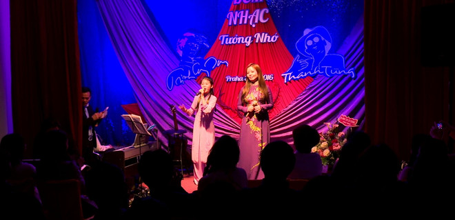 Đêm nhạc tưởng nhớ Trịnh Công Sơn và Thanh Tùng tại Séc ảnh 2