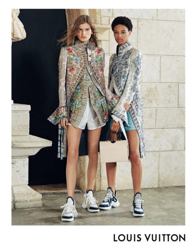 Đôi giày “xuyên không” của Louis Vuitton chinh phục trai xinh, gái đẹp ảnh 10