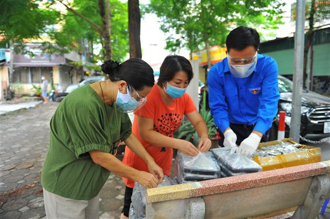 Hỗ trợ công nhân xây dựng mắc kẹt ở Hà Nội do giãn cách xã hội ảnh 3