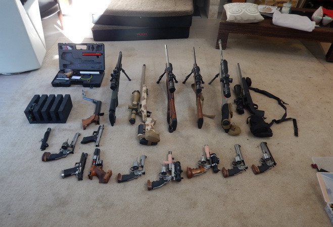 Pháp xác định nhiều người bị theo dõi khủng bố sở hữu súng ảnh 1