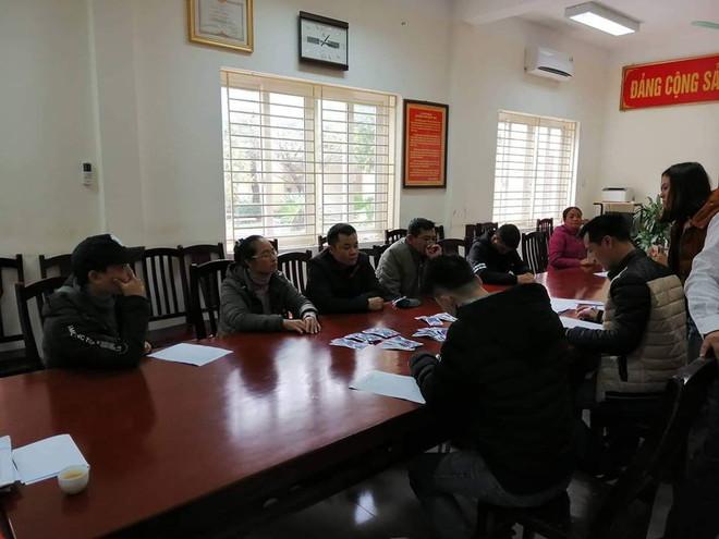 Công an tạm giữ 10 người vì có hành vi "phe vé" trước giờ G ảnh 1