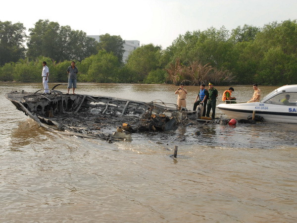 TP. HCM chưa cấp phép rời cảng cho tàu cánh ngầm ảnh 1