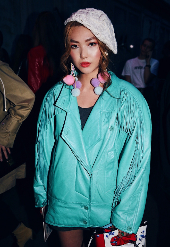 Fashionista Việt mix đồ ''chất lừ'' dự tuần lễ thời trang Paris ảnh 6