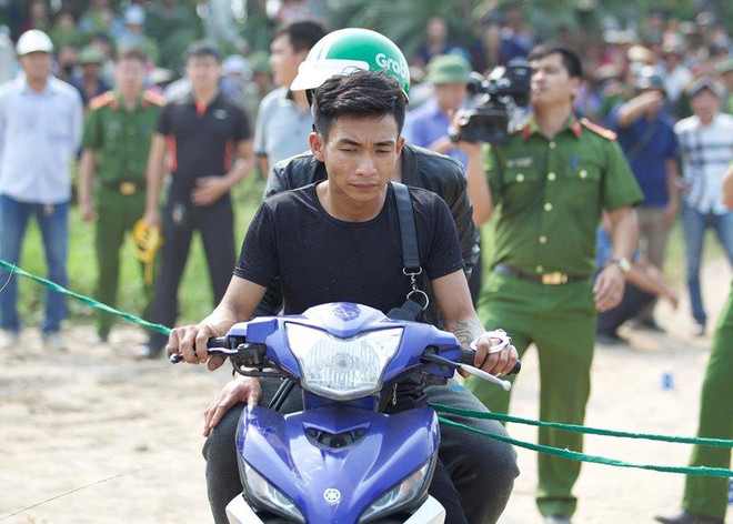 Thực nghiệm hiện trường vụ nam sinh 18 tuổi chạy Grab bị sát hại ảnh 1