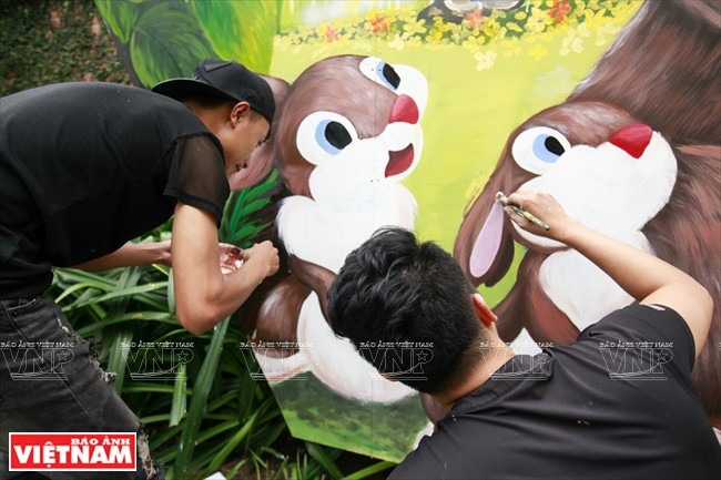 Thổi hồn vào những bức tường vô tri bằng nghệ thuật graffiti ảnh 1