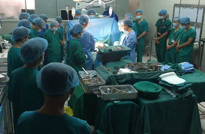 Hình ảnh ca ghép tim đầu tiên tại Bệnh viện Chợ Rẫy. (Ảnh: Bệnh viện Chợ Rẫy cung cấp) Bệnh nhân đầu tiên được ghép tim khu vực phía Nam đã xuất viện ảnh 1