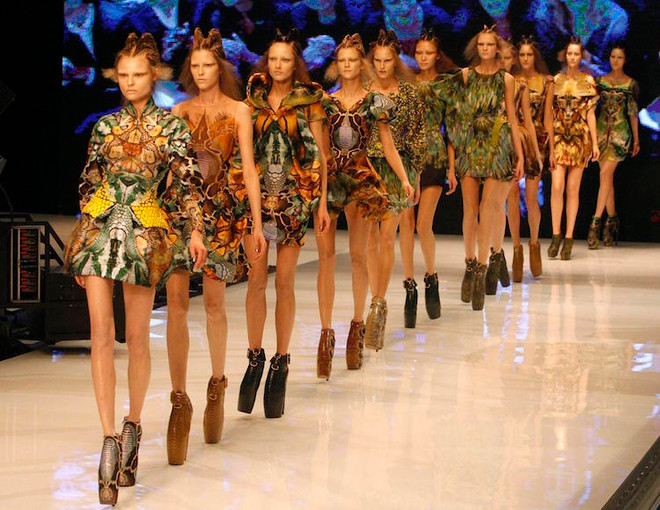 Người mẫu siêu gầy không còn "đất" diễn trong các show thời trang ảnh 1