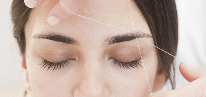 Cận cảnh phương pháp se chỉ tạo dáng lông mày của người châu Á ảnh 2