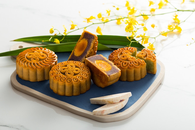 Mãn nhãn với bánh Trung Thu của các khách sạn hạng sang ở Hà Nội ảnh 2