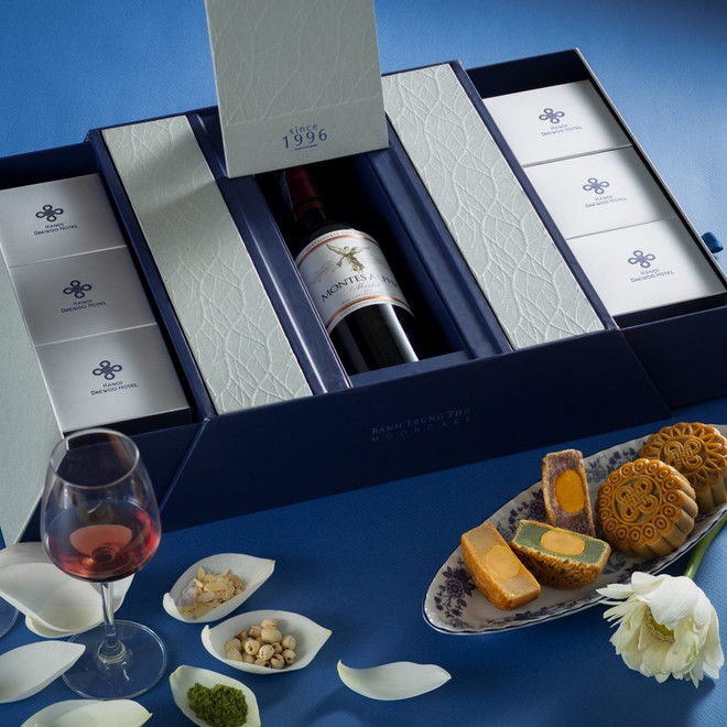 Mãn nhãn với bánh Trung Thu của các khách sạn hạng sang ở Hà Nội ảnh 1