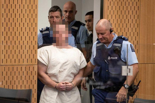 Brenton Tarrant tại tòa. (Nguồn: Reuters) Xả súng New Zealand: Cáo buộc thủ phạm tội danh khủng bố, giết người ảnh 1