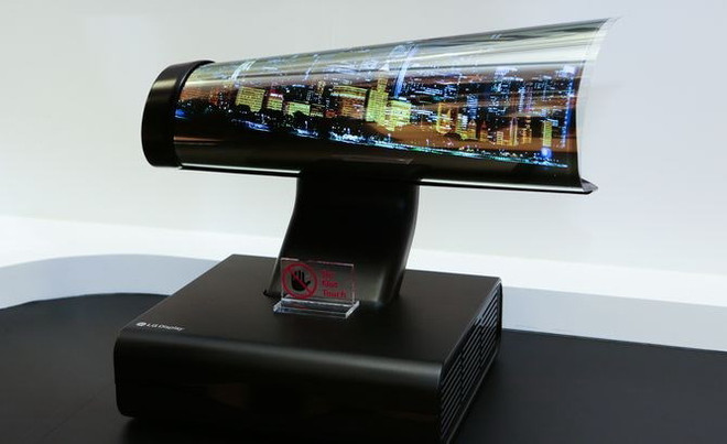 Màn hình OLED có thể cuộn của LG đoạt giải "Màn hình của năm" ảnh 1
