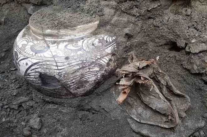 Phát hiện những đồ gốm cổ chứa kem và bơ tinh khiết tại Mông Cổ ảnh 1