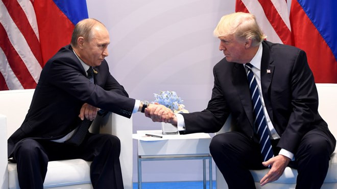 Mỹ: Phe Dân chủ kêu gọi ông Trump hủy cuộc gặp với Tổng thống Putin ảnh 1