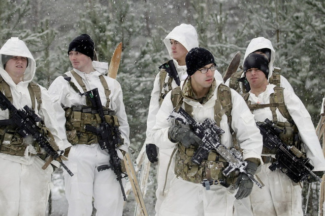 Các nghị sỹ Mỹ phản đối dự thảo ngân sách quốc phòng ảnh 1